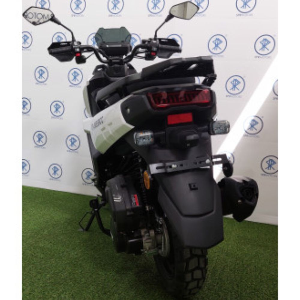 Скутер SPRMOTORS TANK
