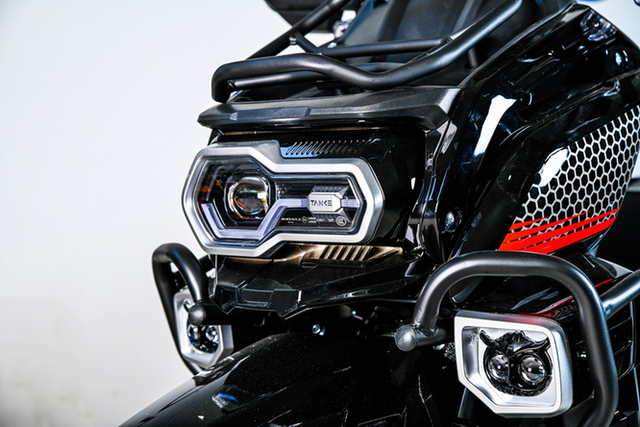 Скутер SPRMOTORS TANK (рестайлинг)