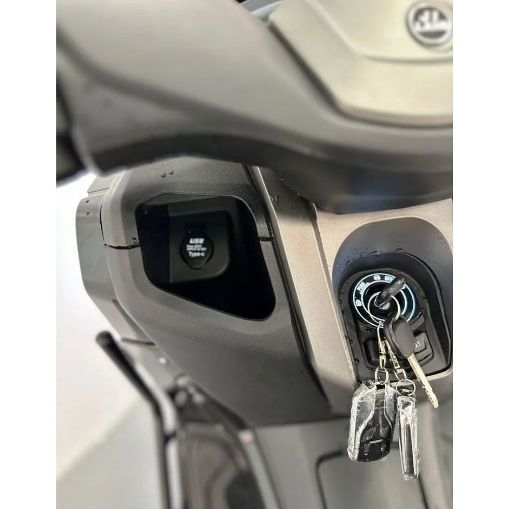 Скутер Sprmotors city-MAX 180 EFI 49сс