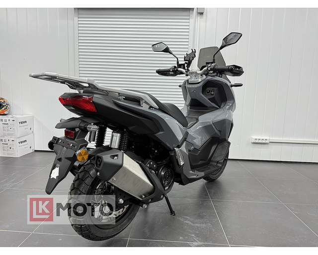 Скутер VMC DISCOVERY ТY50QT-77H 49 см3 СЕРИЯ T1700 (Карбюратор, возд охлаждение, COMBI BRAKE) VIN (GLOSSY GREY)